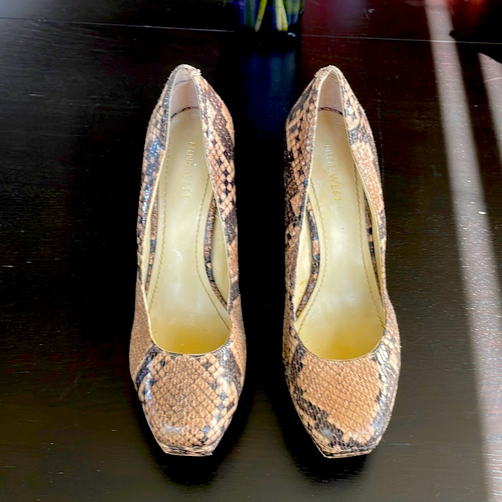 NineWest snake skin print heels